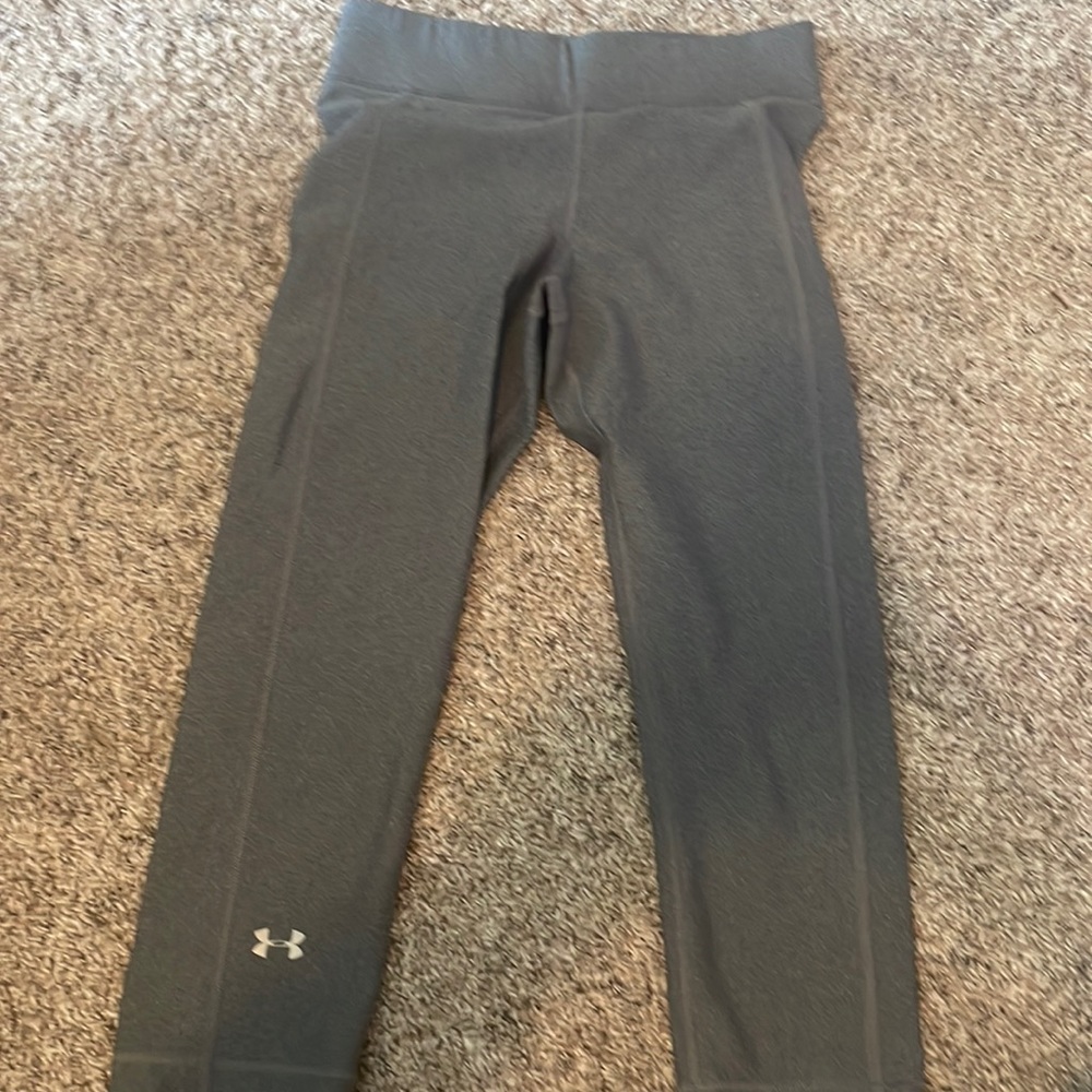 Cropper Underarmour leggings size small